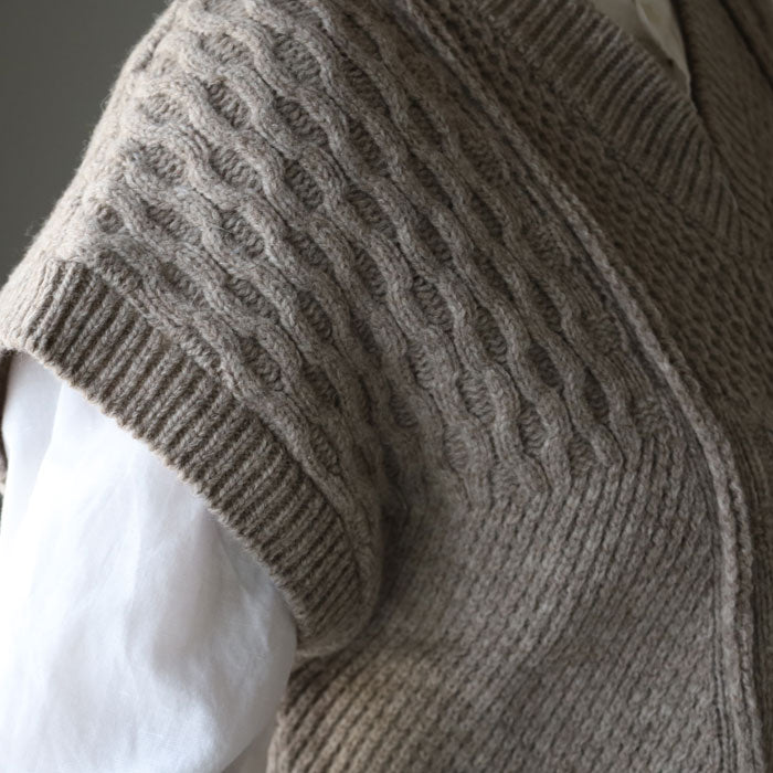 NARU FACTORY Natural Color Wool Patterned Knit Vest for Women [665405] Minamide Meriyasu Sweater Factory Brand 