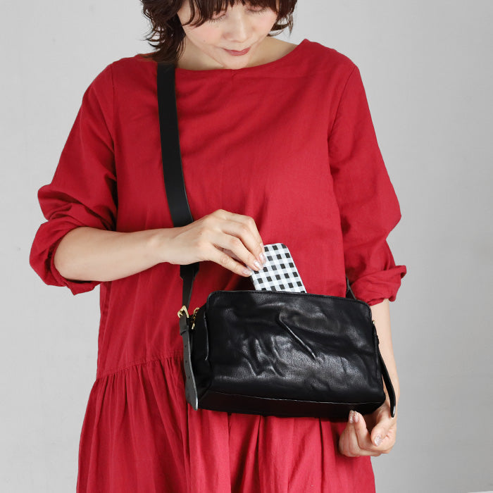 ANNAK Shoulder bag with tail pocket Tochigi leather Washed leather Black [AK18TA-A0004-BLK] 