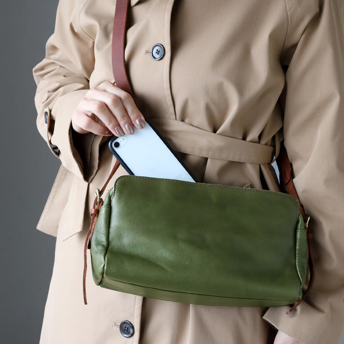 ANNAK Shoulder Bag with Aori Pocket Tochigi Leather Washed Leather Green [AK18TA-A0004-GRN] 