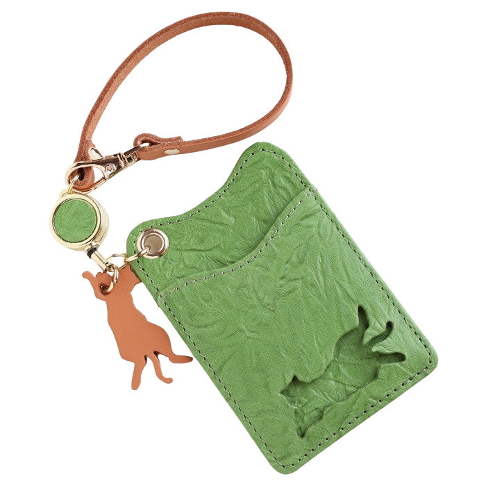 aoneco(アオネコ) リール付き パスケース [an004] 革製品を手がけるwajiさんの保護猫プロジェクト ネコ 猫 定期入れ 可愛い オシャレ ベージュ 茶 緑 黒