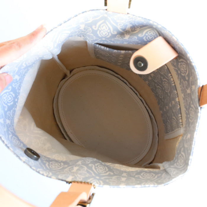 aoneco (Aoneko) Bucket Print Tote Bag [an029] Waji's rescue cat project that handles leather products Cat Cat Shoulder Bag Handbag 
