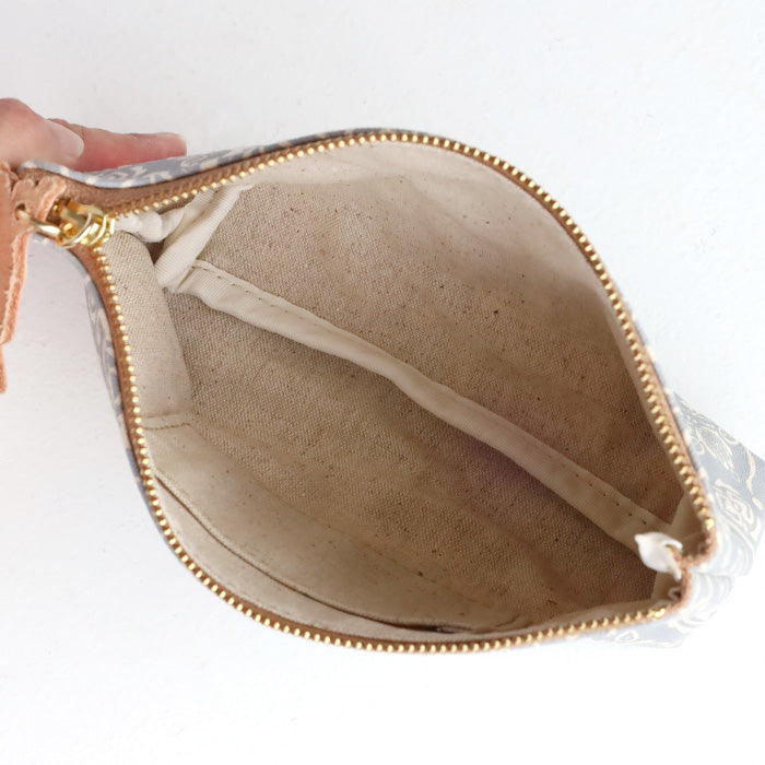 aoneco (Aoneko) Damask pattern pouch S size [an036] Leather goods manufacturer Waji's rescue cat project Small item holder Pen case Cosmetic pouch Small Cute Cat 