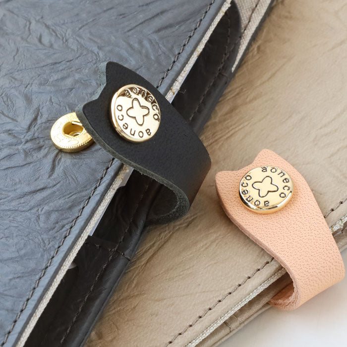 aoneco(アオネコ) A6サイズ 本革 お薬手帳カバー [an044] 革製品を手がけるwajiさんの保護猫プロジェクト 母子手帳 パスポートケース 年金手帳 猫 レザー