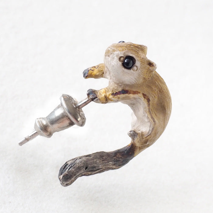 DECOvienya（デコヴィーニャ） 手作りアクセサリー モモンガピアス シルバー 片耳 [DE-085]