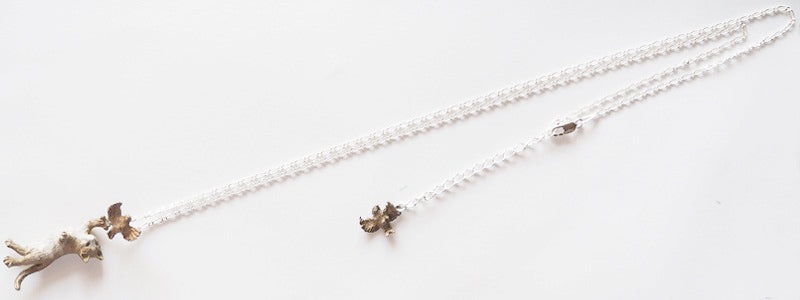 DECOvienya（デコヴィーニャ） 手作りアクセサリー ネコのペンダント シルバー [DE-109]