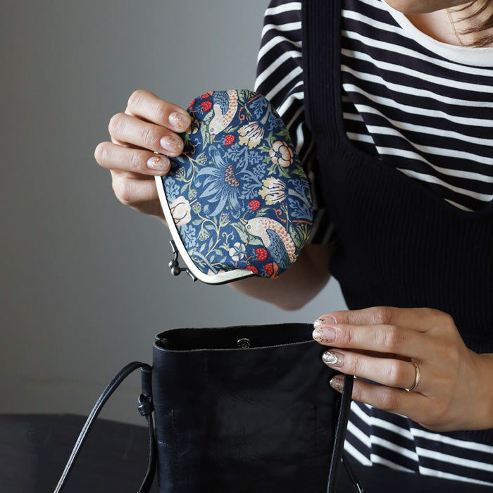 poussette Gamaguchi 4.5 inch "Strawberry thief" Gamaguchi author Daisuke Ogawa's gamaguchi coin purse coin case [g45230001]