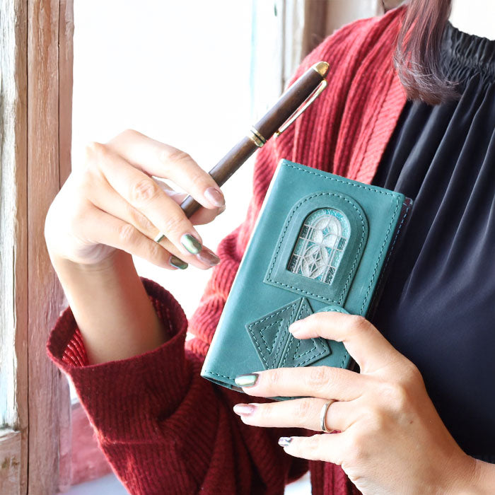 glart (グラート) M5 システム手帳カバー ステンドグラス アンティークドア ネイビーグリーン [H0220-NVGRN]リアルガラス 本革 革財布 革小物 ブランド a6 5穴