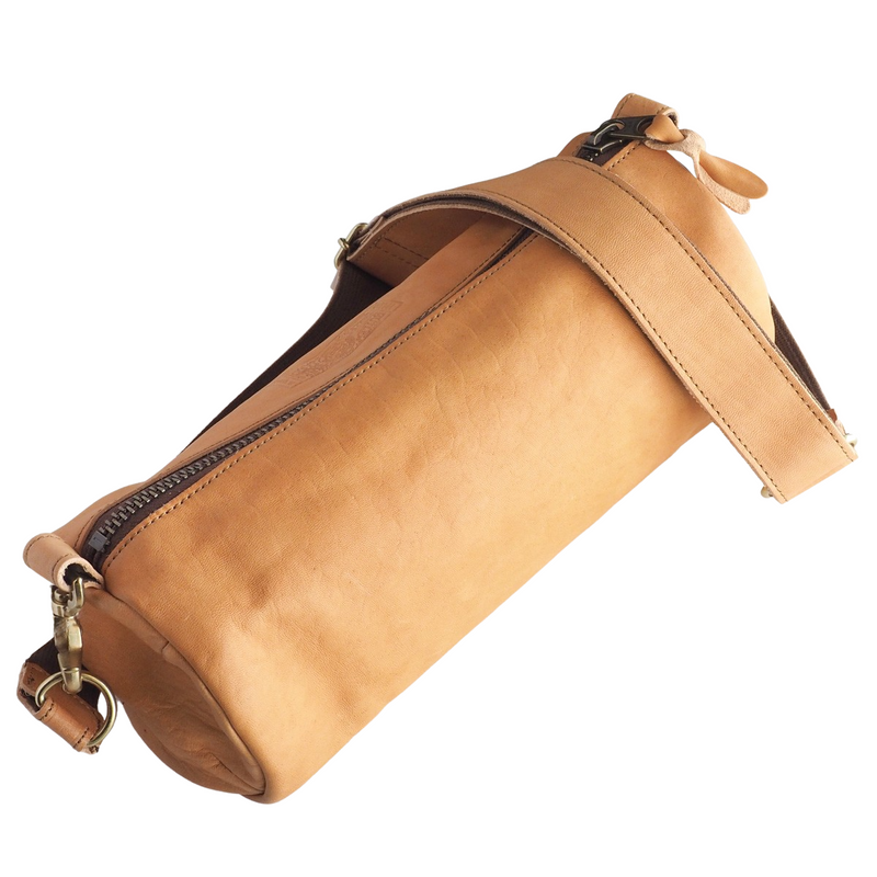 Butler Verner Sails(バトラーバーナーセイルズ)  馬革 ロール ショルダーバッグ メンズ レディース [JA-1059-22] 斜めがけ 肩掛け ポシェット ミニバッグ サコッシュ ボディバッグ 筒形