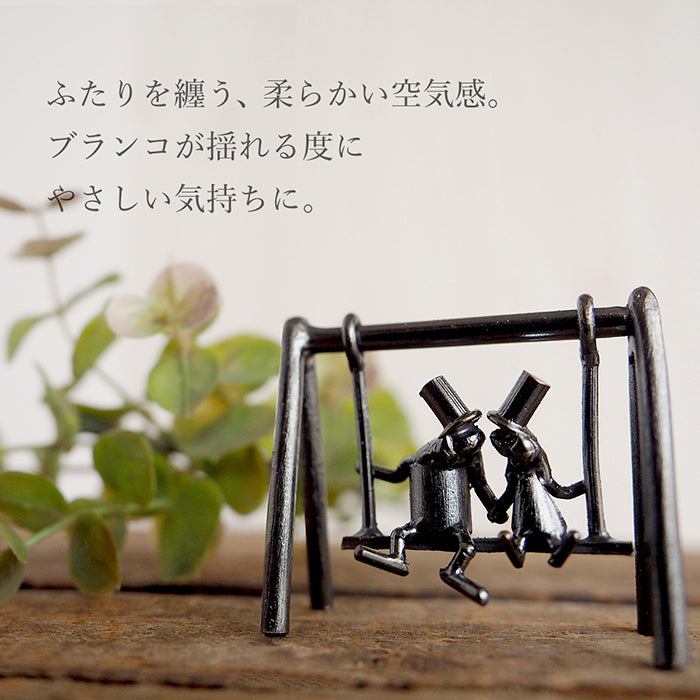 Bronze sculpture artist Tadashi Koizumi Kobito’s object “Sweet December.” [KO-OB-19]