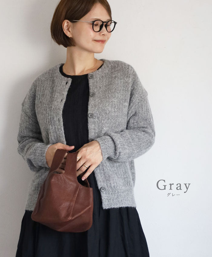 SAIFUKU (Saifuku) 226 (Tutusumu) - A cozy, loose-fitting cardigan in a cable knit pattern that wraps around your body.  Women's free size [KR-01-25009-00]  Gosen City, Niigata Prefecture, Gosen Knit Brand.