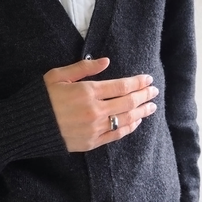 moge (Moge) Silver Accessory:  "Looking at the Same Moon" - African Elephant - Silver Ring (10mm) - Men's &amp; Women's [mo-R-035]  Koji Yamaguchi Accessory Maker Handmade Brand