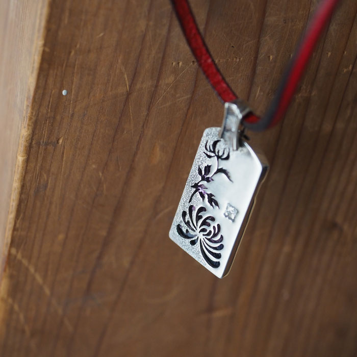 S Japanese pattern accessory artist Saori Miura chrysanthemum necklace overlay silver pendant [ST-04] 