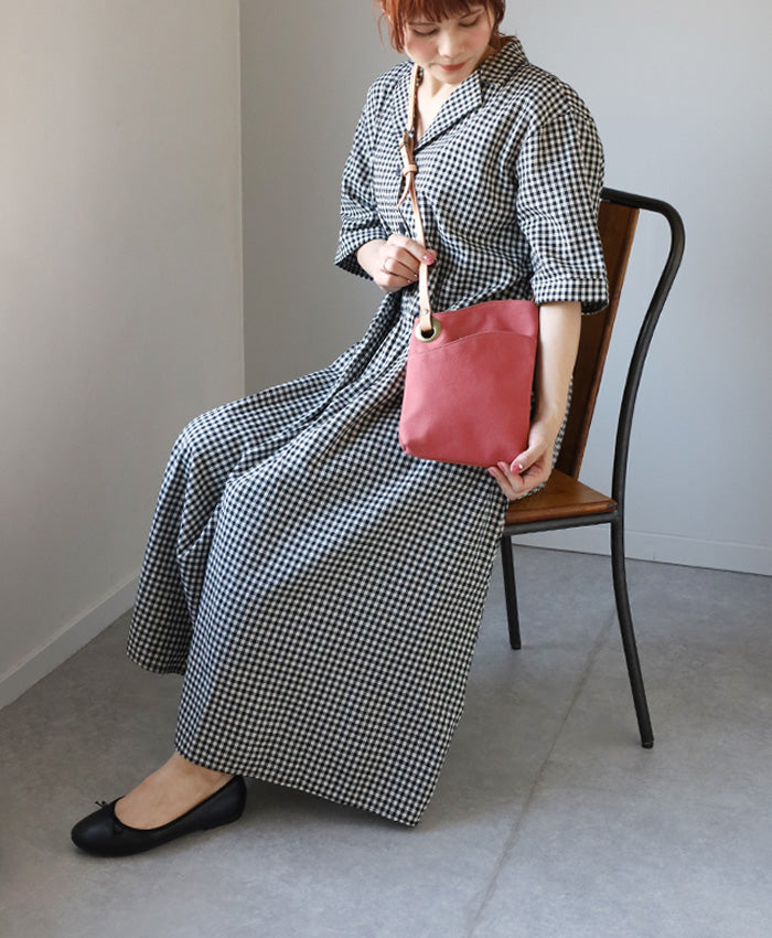 ulazan (Urazan) alter (Arte) 不對稱防水帆布手拿包 珊瑚紅 女士 男士 [U0211-CRD] 