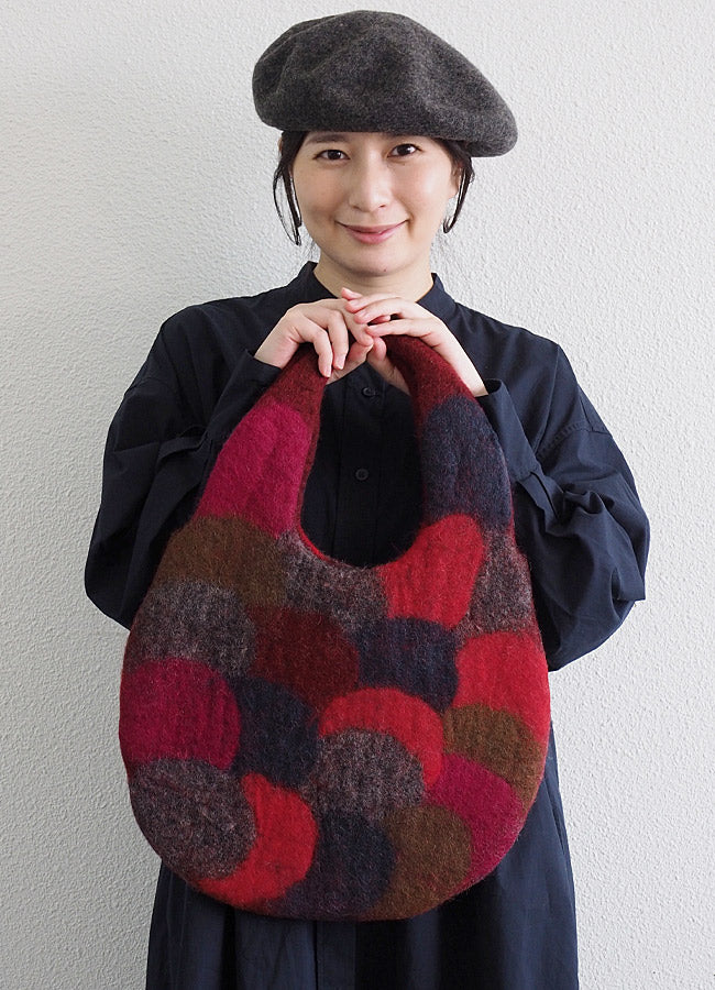 3色】 ENA KUAM (エナクアム) ハンドメイド フェルトバッグ UROKO