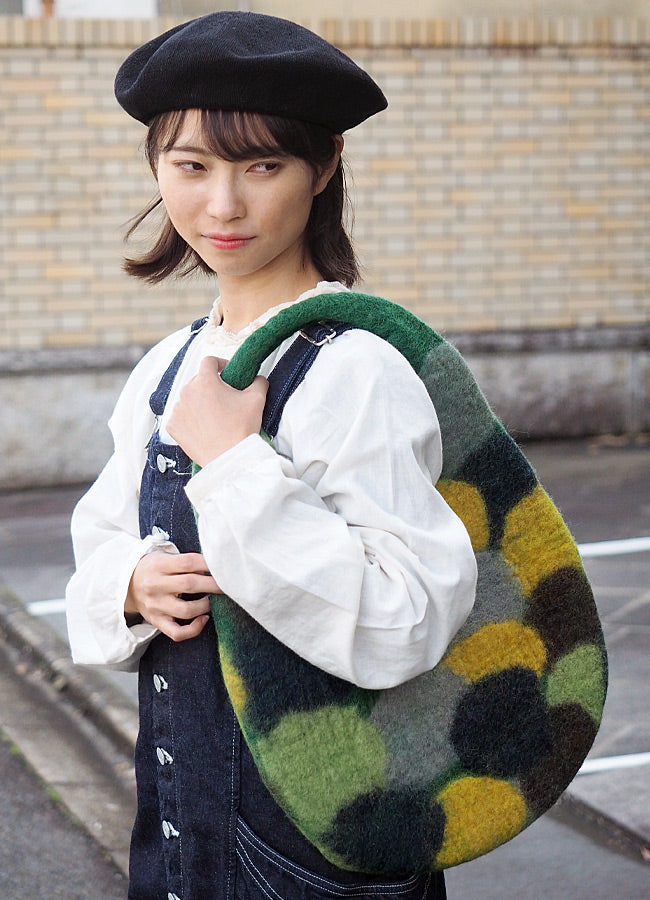 3色】 ENA KUAM (エナクアム) ハンドメイド フェルトバッグ UROKO