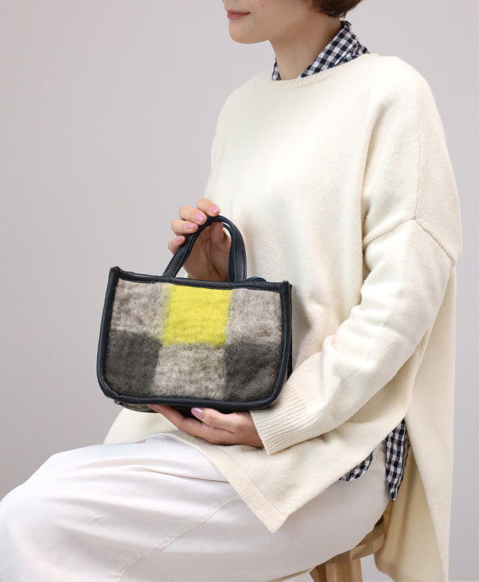 【3色】 ENA KUAM (エナクアム) フェルトバッグ ブロックチェック ミニトート [22AKU003]