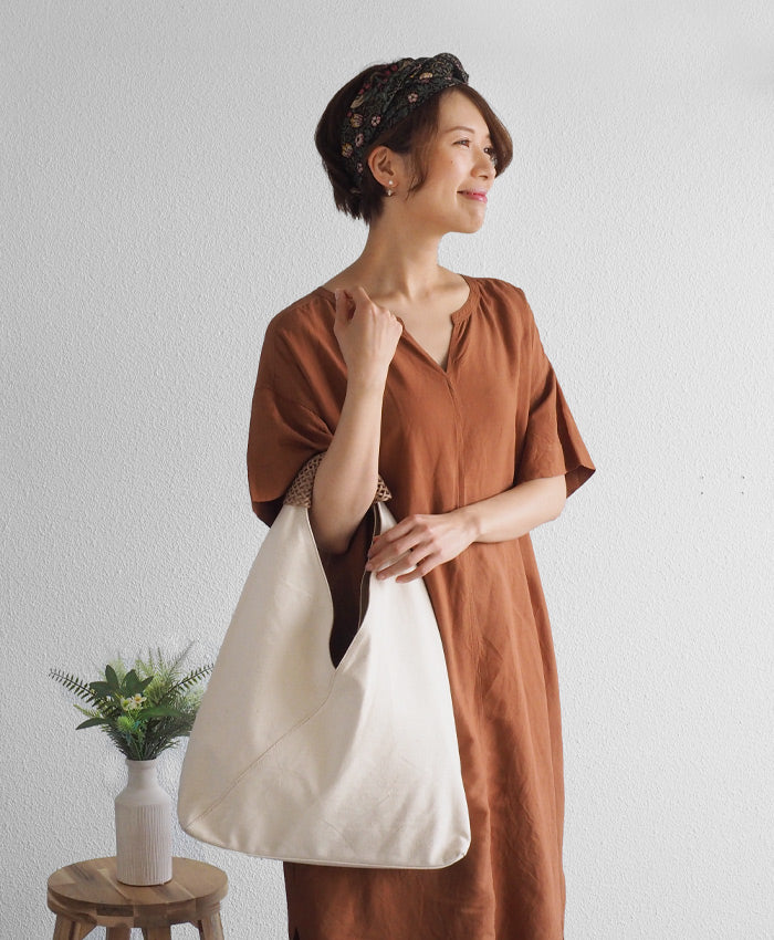 【2色】ENA KUAM (エナクアム) メッシュレザーフラットバッグ [22SKU002]