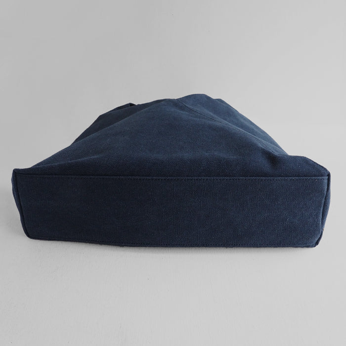 【2色】ENA KUAM (エナクアム) メッシュレザーフラットバッグ [22SKU002]