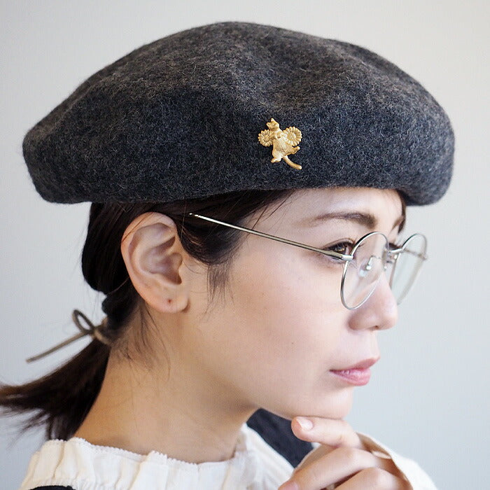 naturama Round cat and daisy pin brooch brass 18K matte gold coating [AB08G] 