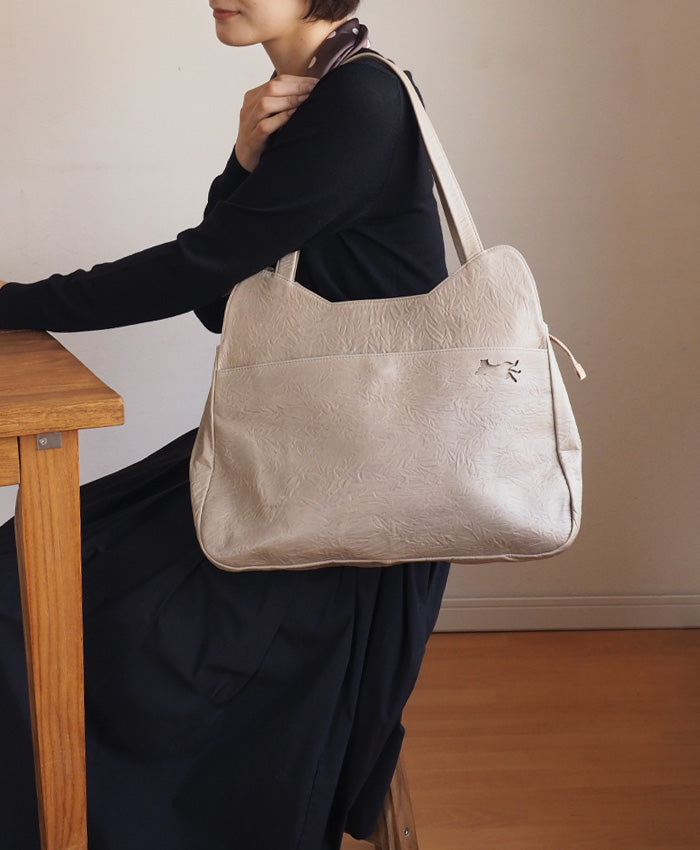 aoneco(アオネコ) トートバッグ 猫の毛並みの型押し 姫路レザー [an010] 革製品を手がけるwajiさんの保護猫プロジェクト ネコ 猫 肩掛け 大きめ ハンドバッグ ベージュ 緑 茶 黒