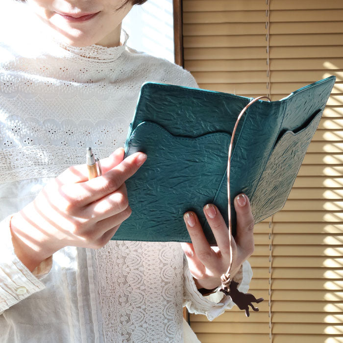 aoneco(アオネコ) 本革 システム手帳カバー [an014] 革製品を手がけるwajiさんの保護猫プロジェクト スケジュール帳 日記帳 バイブルサイズ B6 猫 牛革 レザー