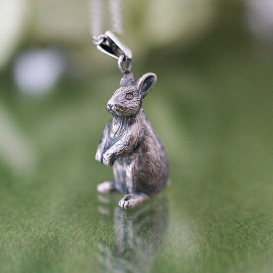 naturama(ナチュラマ)立ちうさぎペンダント シルバー [AP80]