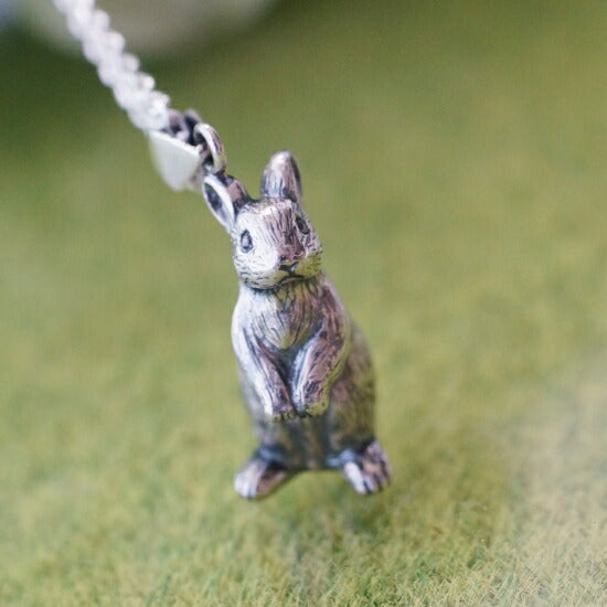 naturama(ナチュラマ)立ちうさぎペンダント シルバー [AP80]