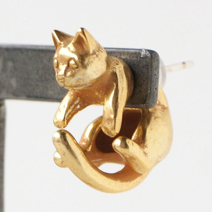 naturama(ナチュラマ) 猫ピアス “ラテュ” 真鍮 アンティークゴールド 片耳 [AY13-A]