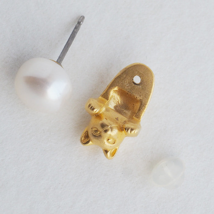 naturama Pearl and Cat Earrings Brass 18K Gold Coating Matte Gold Processing One Ear [AY26G] 