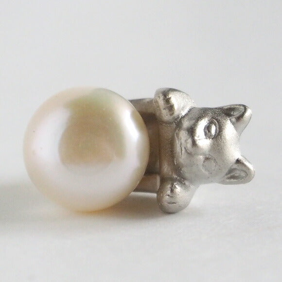 naturama Pearl and Cat Earrings Brass Matt Silver Processing One Ear [AY26S] 