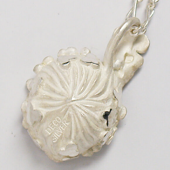 DECOvienya（デコヴィーニャ） 手作りアクセサリー ウサギとクローバーのペンダント ホワイト [DE-025W]