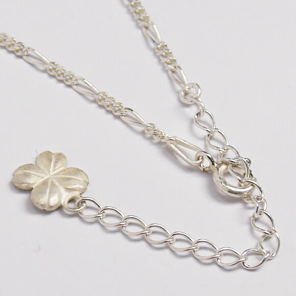 DECOvienya（デコヴィーニャ） 手作りアクセサリー ウサギとクローバーのペンダント ホワイト [DE-025W]