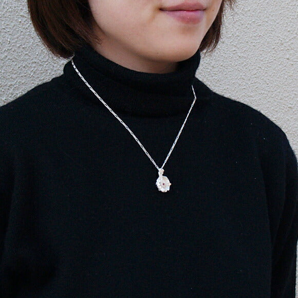 DECOvienya（デコヴィーニャ） 手作りアクセサリー ウサギとクローバーのペンダント ホワイト [DE-025W]