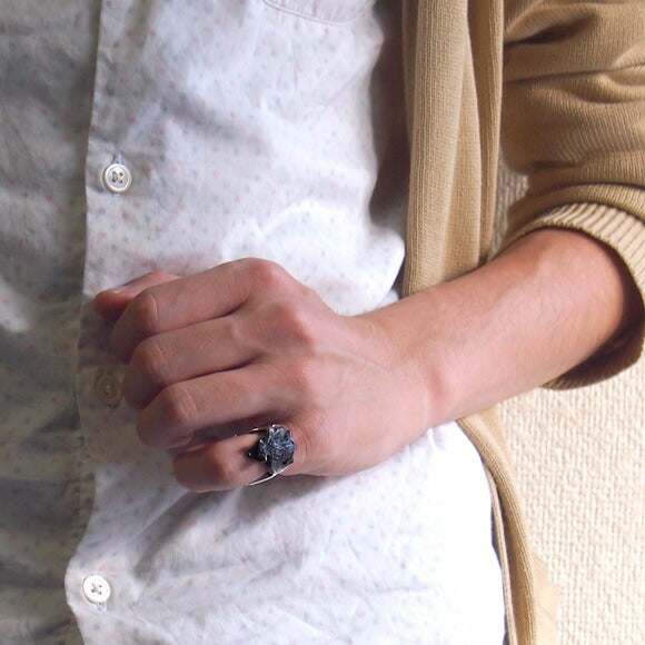 DECOvienya（デコヴィーニャ） 手作りアクセサリー こうもりリング シルバー [DE-063S]