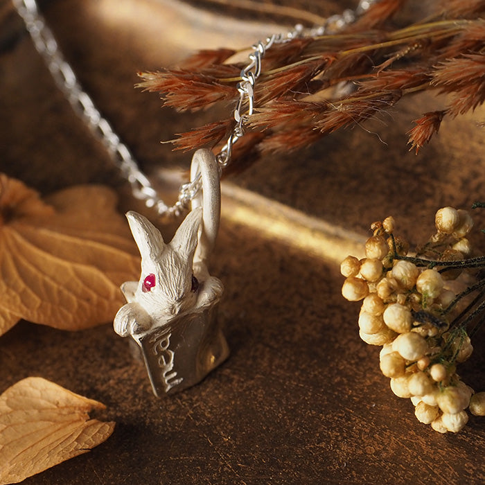 DECOvienya 手工配飾小兔子和屠夫挂件 白色 [DE-065W] 