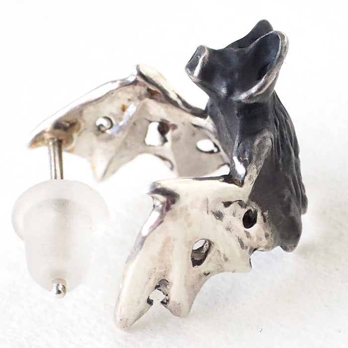 DECOvienya（デコヴィーニャ） 手作りアクセサリー こうもりのピアス シルバー925 片耳 [DE-070S]