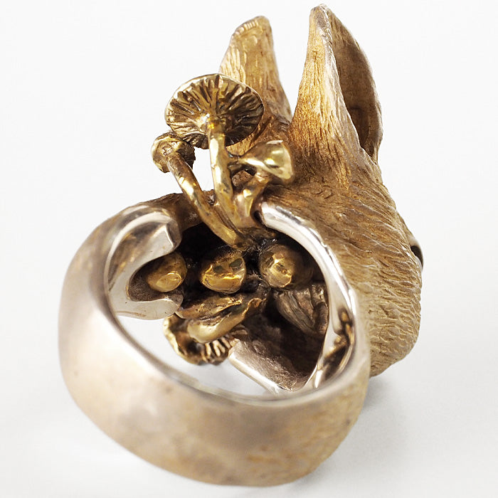 DECOvienya (デコヴィーニャ) 手作り アクセサリー ウサギきのこ