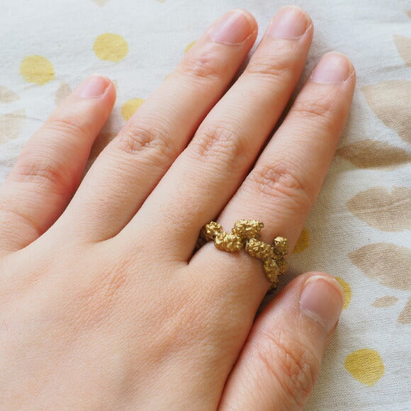 DECOvienya（デコヴィーニャ） 手作りアクセサリー 松ぼっくりリング 真鍮 [DE-104]