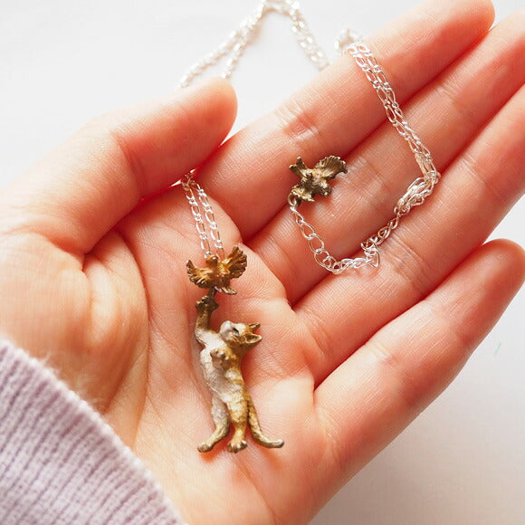 DECOvienya（デコヴィーニャ） 手作りアクセサリー ネコのペンダント シルバー [DE-109]