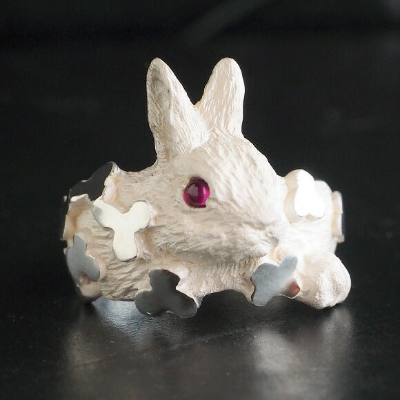 DECOvienya（デコヴィーニャ） 手作りアクセサリー 子ウサギとクローバーリング ホワイト [DE-113W]