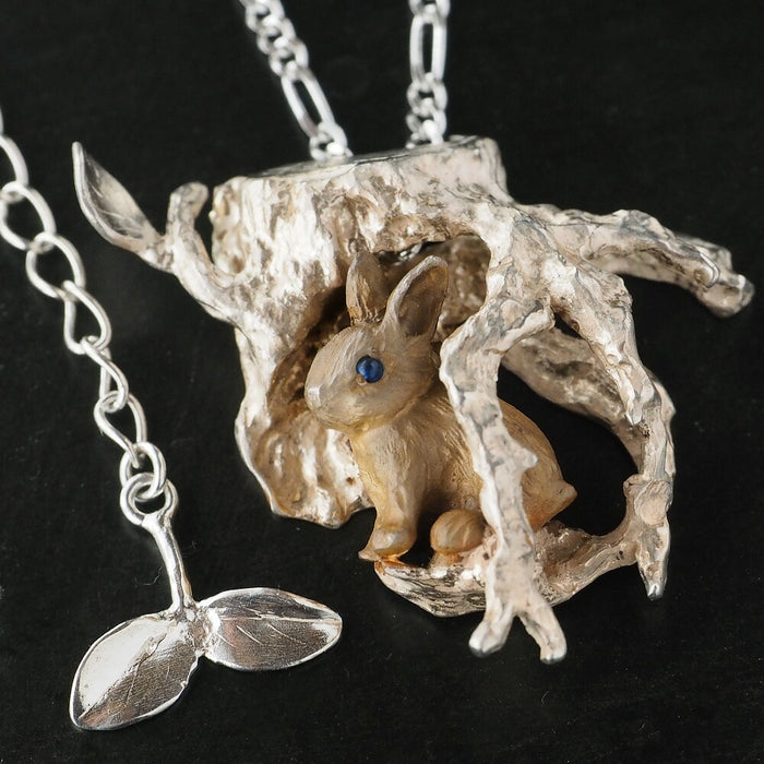 DECOvienya Handcrafted Accessory Hole Rabbit Pendant Silver [DE-119] 