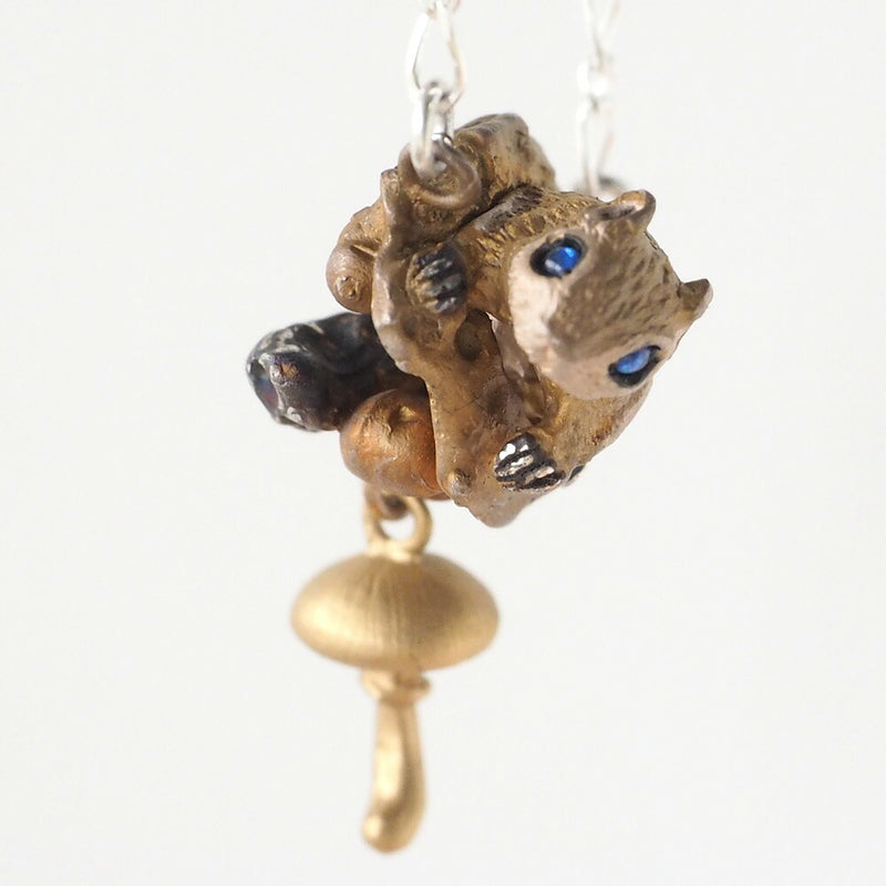 DECOvienya (decovienya) handmade accessories burrow flying squirrel necklace silver [DE-125] 