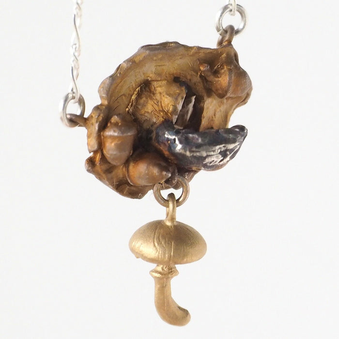 DECOvienya (decovienya) handmade accessories burrow flying squirrel necklace silver [DE-125] 