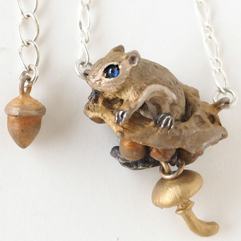 DECOvienya (decovienya) handmade accessories burrow flying squirrel necklace silver [DE-125] 