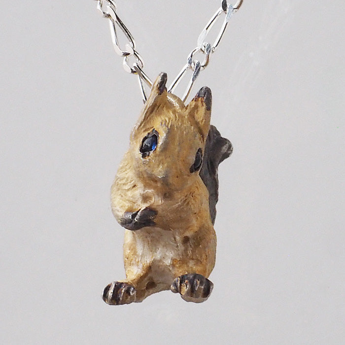 DECOvienya Handmade accessories Sitting Ezo squirrel pendant Silver 925 Ladies [DE-157] 