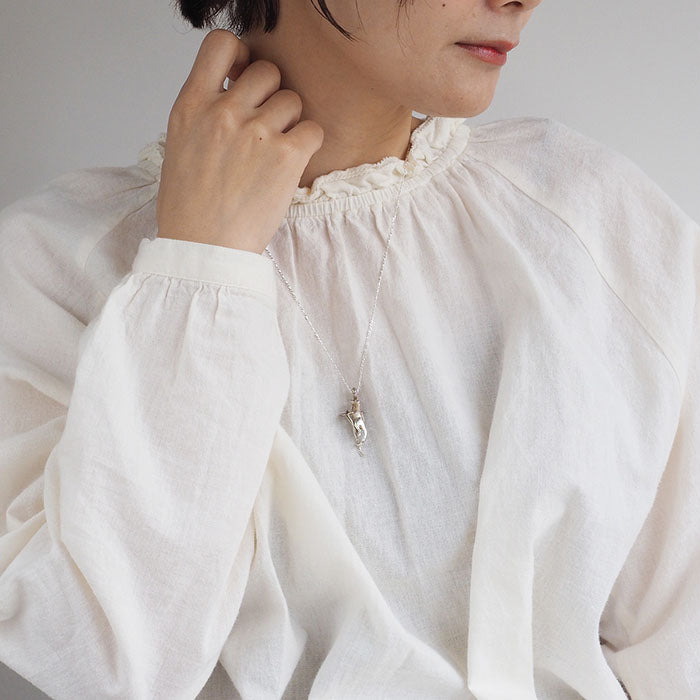 DECOvienya（デコヴィーニャ） カワウソのペンダント シルバー925 レディース[DE-189]