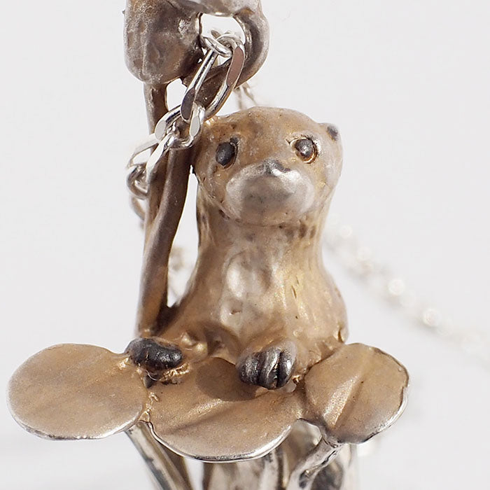 DECOvienya（デコヴィーニャ） カワウソのペンダント シルバー925 レディース[DE-189]