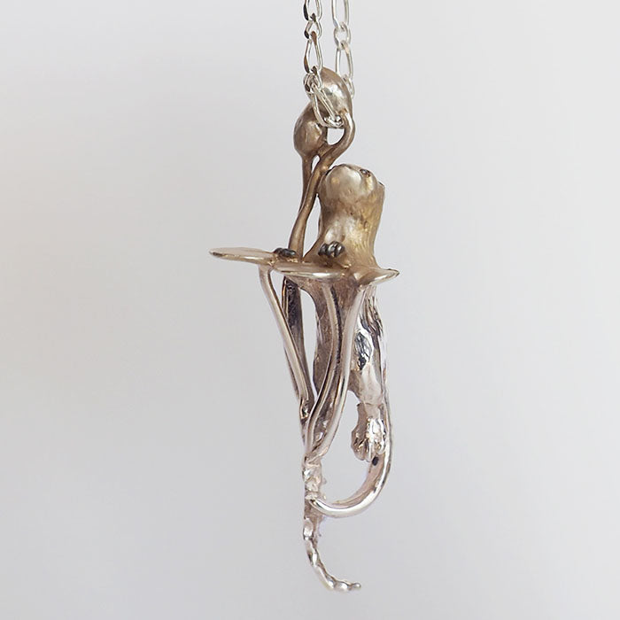 DECOvienya（デコヴィーニャ） カワウソのペンダント シルバー925 レディース[DE-189]