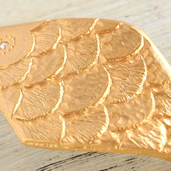 【2色】二月（ふたつき） おさかなバレッタ 18金メッキorロジウムメッキ [FT-FSB-001]