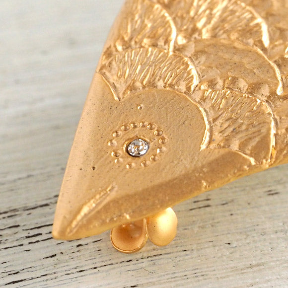 【2色】二月（ふたつき） おさかなバレッタ 18金メッキorロジウムメッキ [FT-FSB-001]